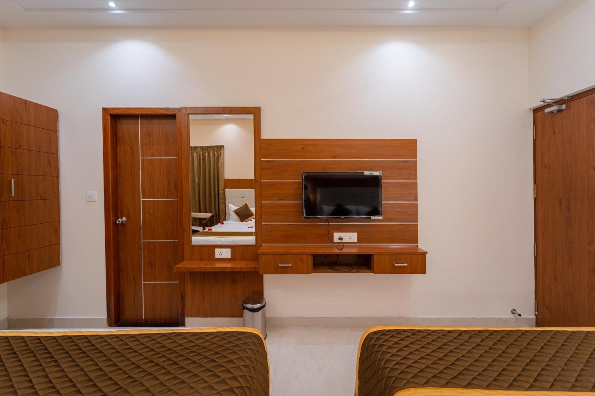 Welcome Grand Residency Pondicherry Exterior photo