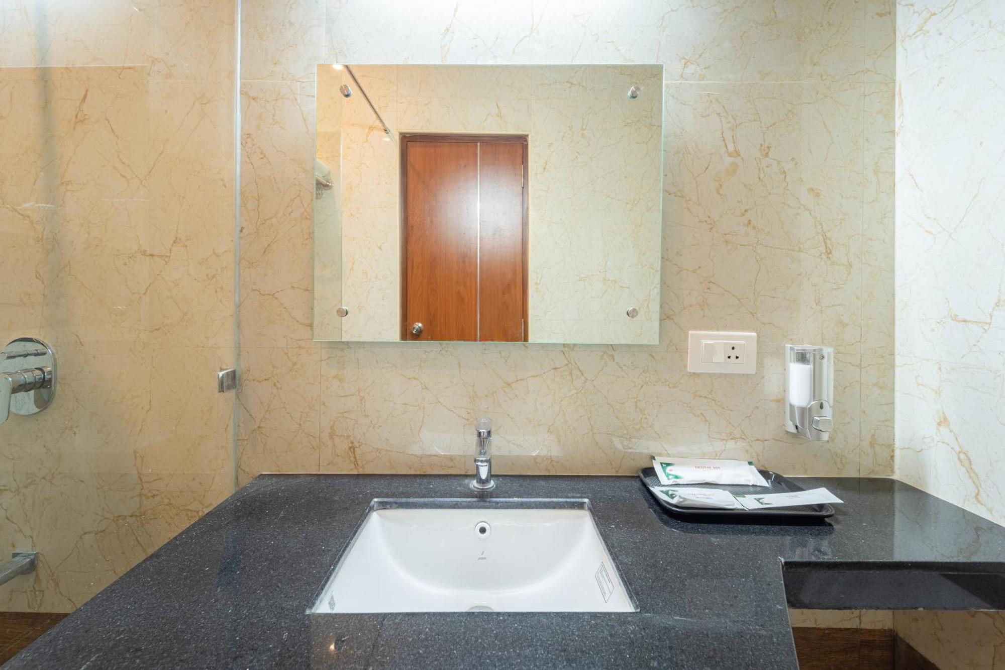 Welcome Grand Residency Pondicherry Exterior photo